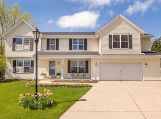 315 Turnberry Ct, Pewaukee, WI 53072