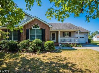 106 Tinoak Dr, Stephens City, VA