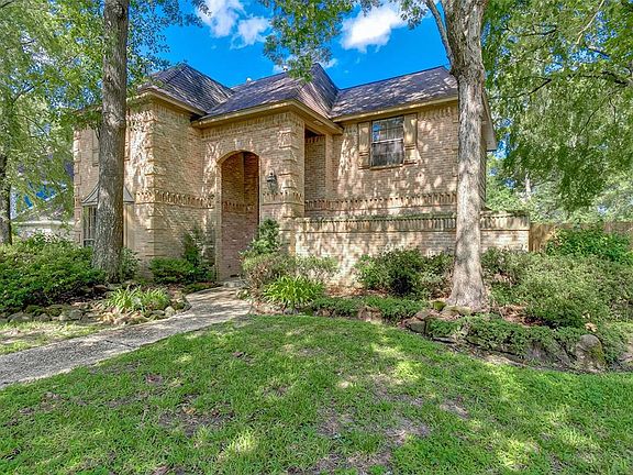 3rd image of 2815 Deer Hollow Dr