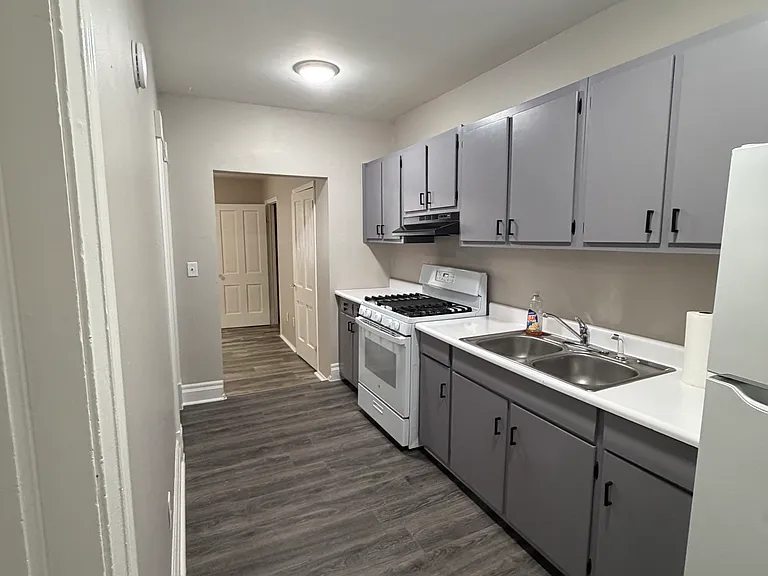 503 W Main St #D — Photo 8