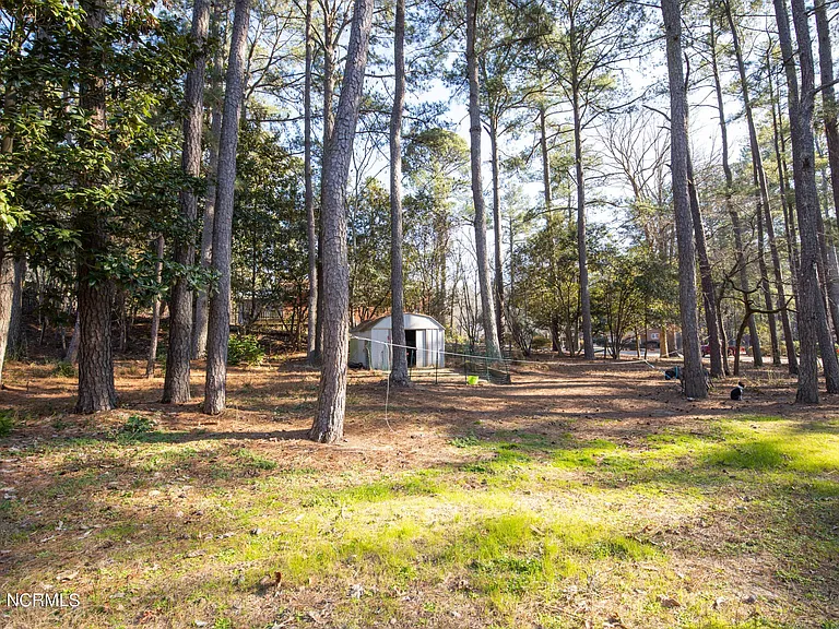 901 Glendale Dr — Photo 41