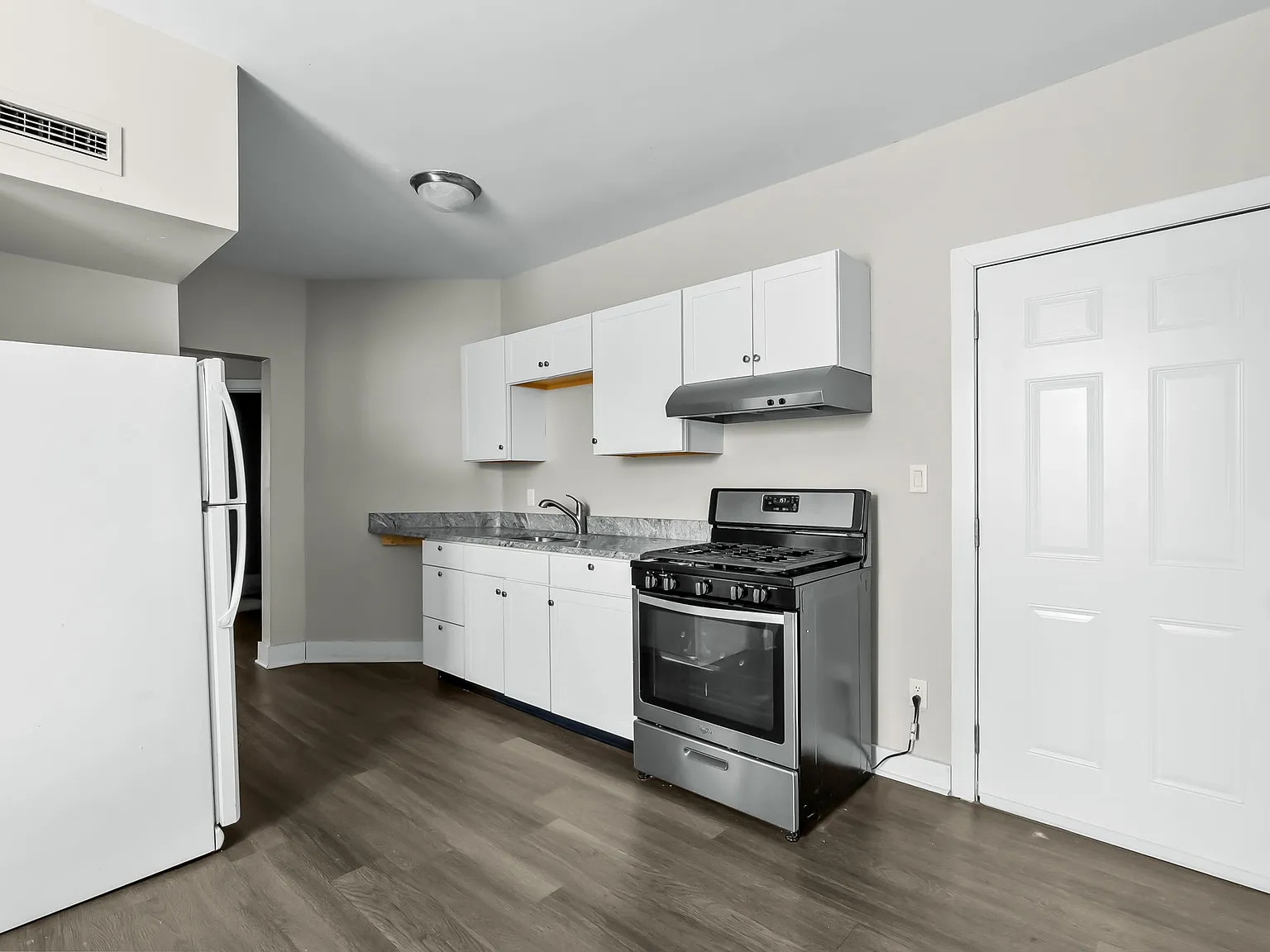 2 bed, 1200 sqft, $1,250 — Photo 4