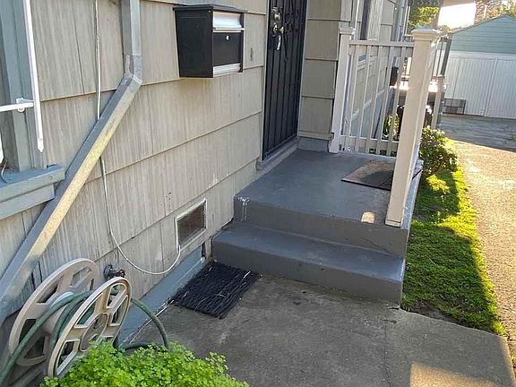 4th image of 1331 Monterey St