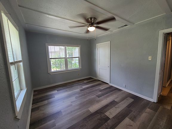 5th image of 233 Eureka Dr