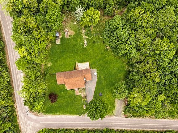 4th image of 22 Lyon Hill Rd
