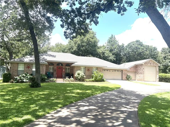 51 Sammy Snead Dr, Hilltop Lakes, TX 77871