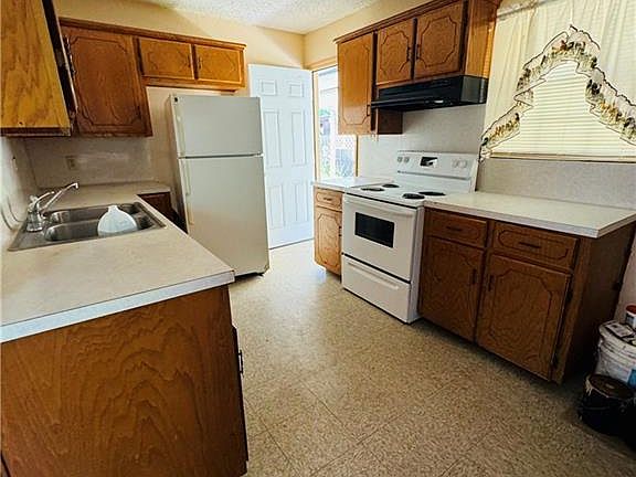 3rd image of 3908 Jenica St