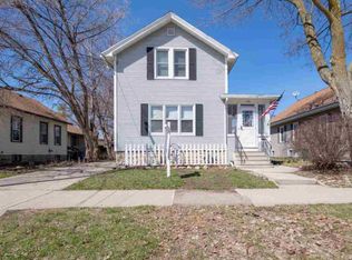 106 W 14th Ave, Oshkosh, WI 54902