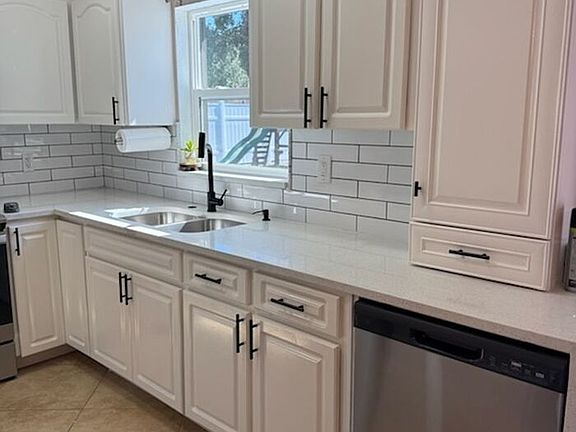 5th image of 4427 Tuna Dr