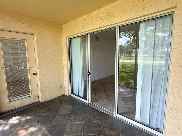 1025 Coral Club Dr #1025 — Photo 15
