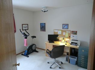 9092 Klondike Ct, Eden Prairie, MN 55347