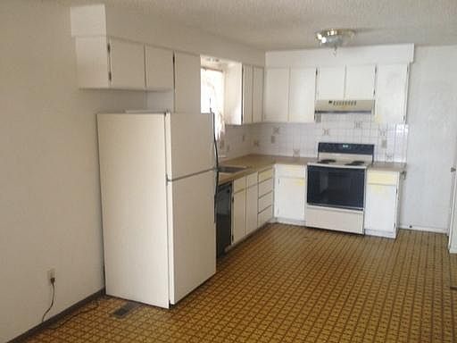 2nd image of 608 E Empire Ave #608
