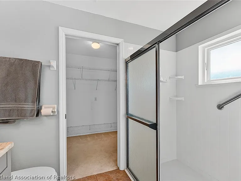 105 Fern Ct — Photo 17
