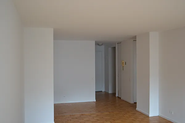 Rented by Tabak Real Estate | media 2