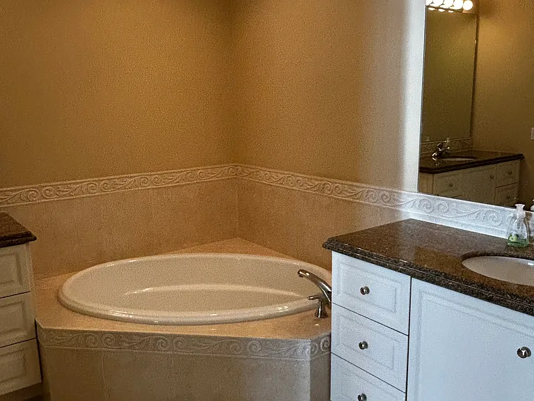 4 Harbour Isle Dr E — Photo 24