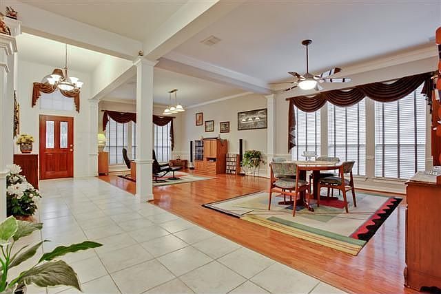 1st image of 3105 Normandy Dr
