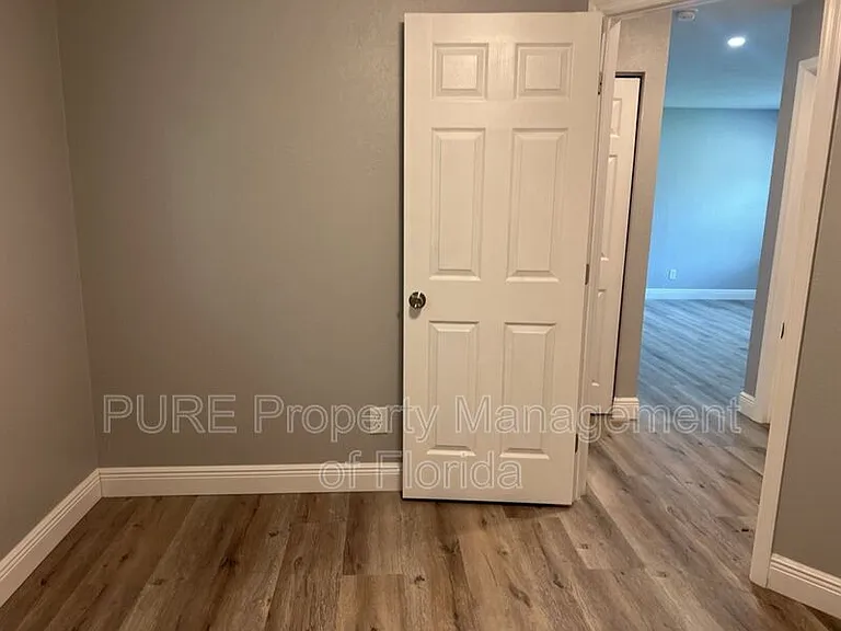 1135 NE 9th Ave — Photo 21