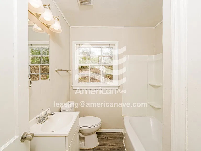 1210686_010_bathroom_14.jpg