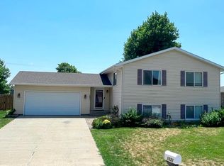 1031 E Nebraska Ave, Grand Island, NE 68801