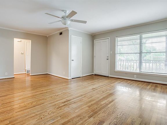 2nd image of 2617 Farmers Branch Ln
