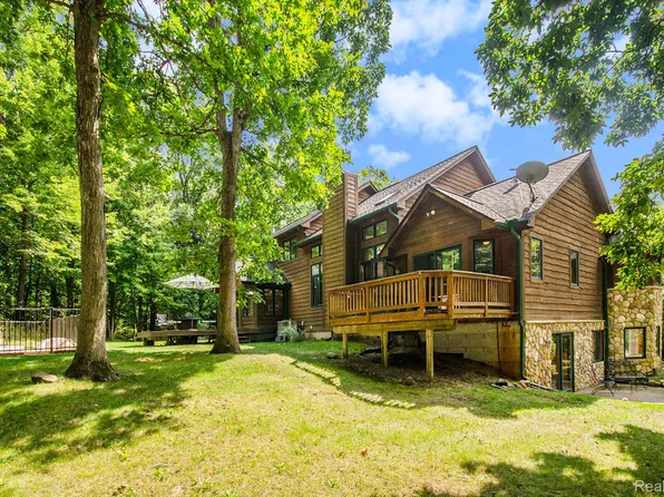1960 Eastons Trl, Highland, MI 48357