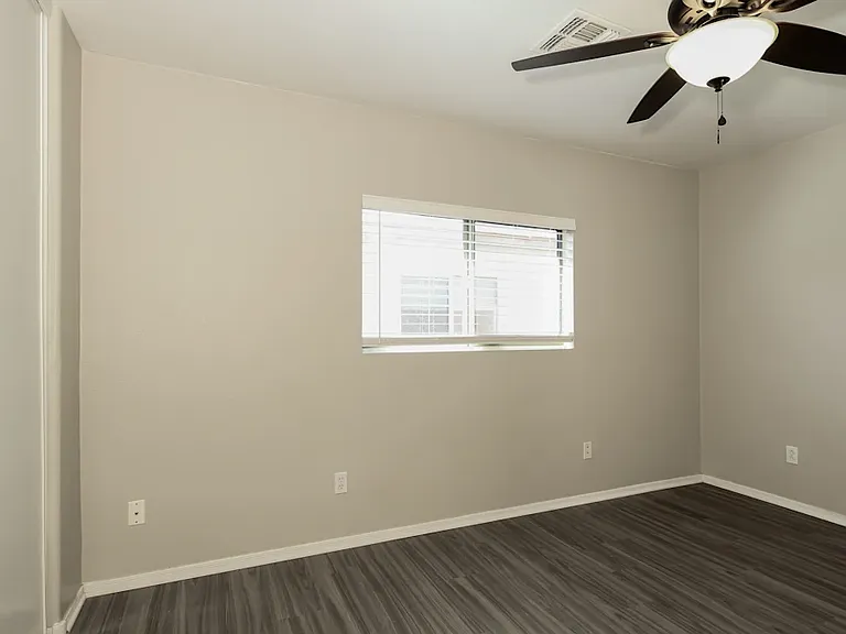 11950 W Flores Dr — Photo 2