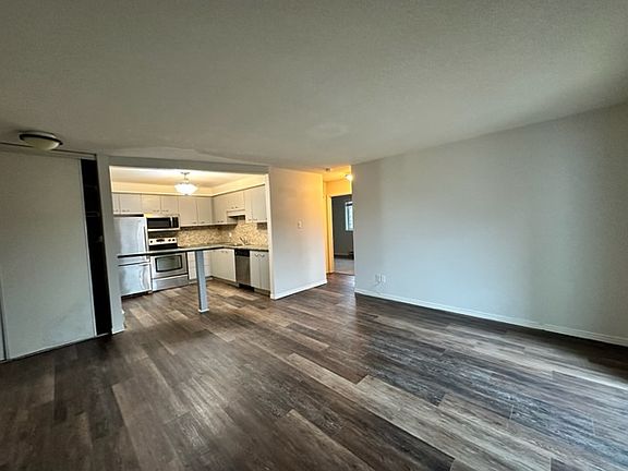 3rd image of 565 Greenfield Ave #311