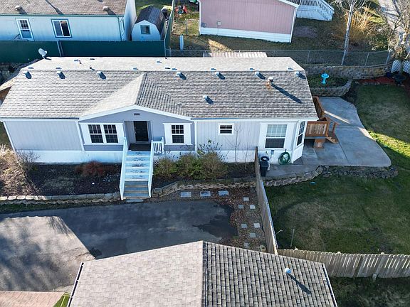 3rd image of 260 NW Golden Hills Dr Spc 40