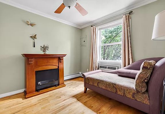 3rd image of 48 Underhill Ave