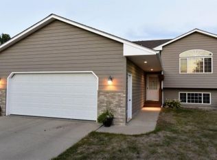 614 Grand Ave, Harrisburg, SD 57032