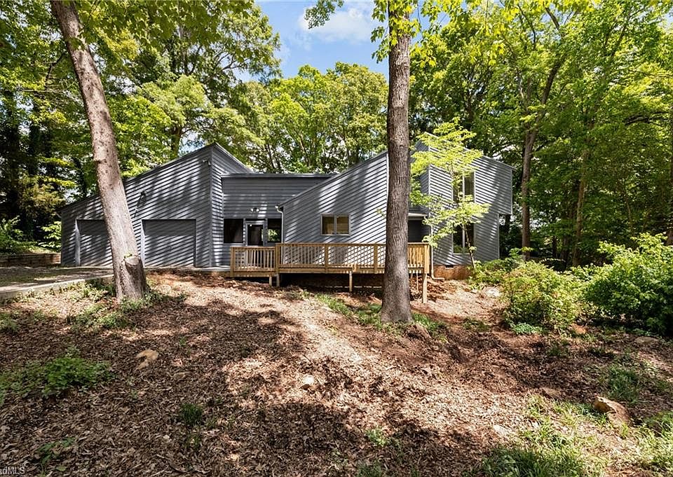 1st image of 2714 Meadow Oaks Dr