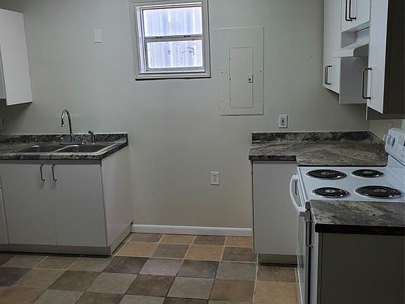 4th image of 110 S Lockwood Dr