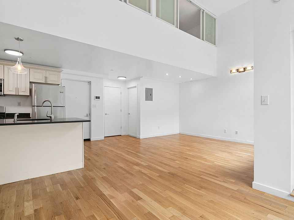 1st image of 802 Dekalb Ave APT D4