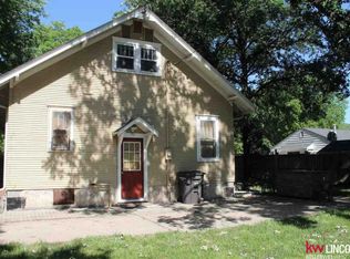 302 N Brown Ave, Clay Center, NE 68933