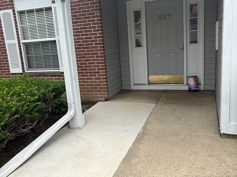 227 Brett Cir #D — Photo 33