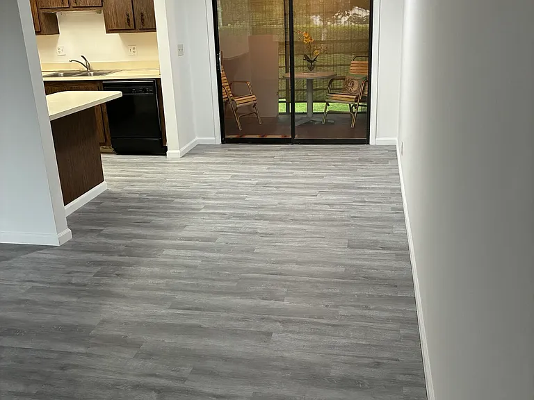 4720 Oak Terrace Dr — Photo 3