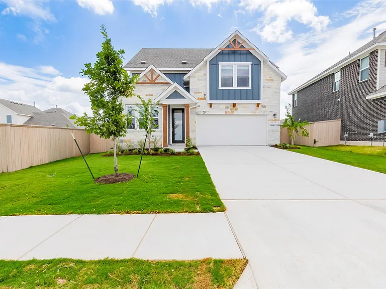 133 Silverleaf Spur — Photo 1