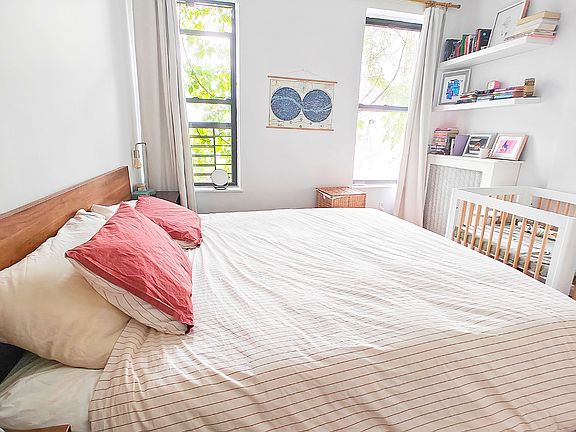 2nd image of 268 Smith St #4
