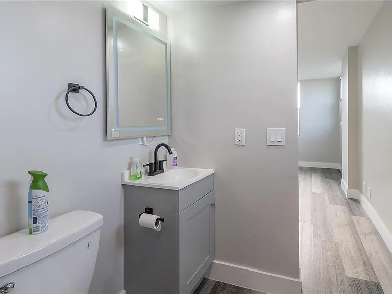 119 Royal Park Dr #4H — Photo 21