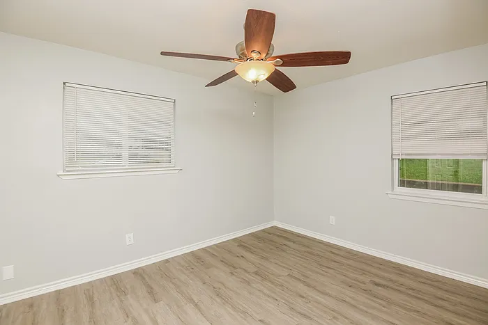 1214 Lynn St — Photo 9