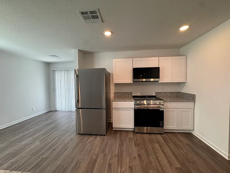2800 Steamship Dr — Photo 7