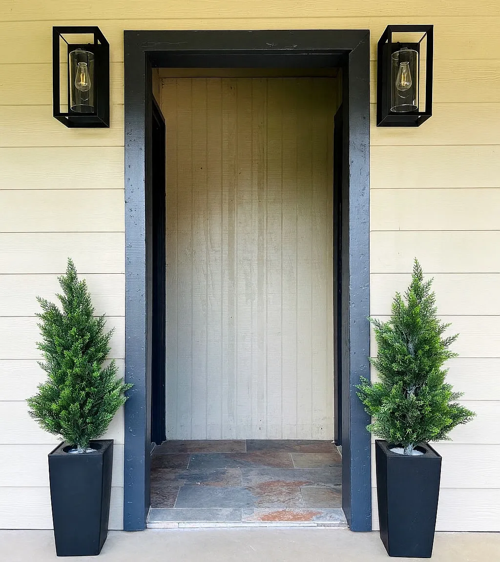 202 Burton Dr — Photo 3