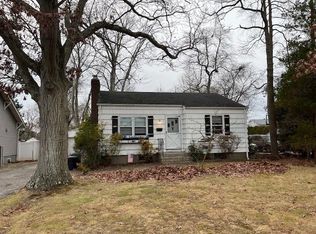78 5th Ave, Kings Park, NY 11754