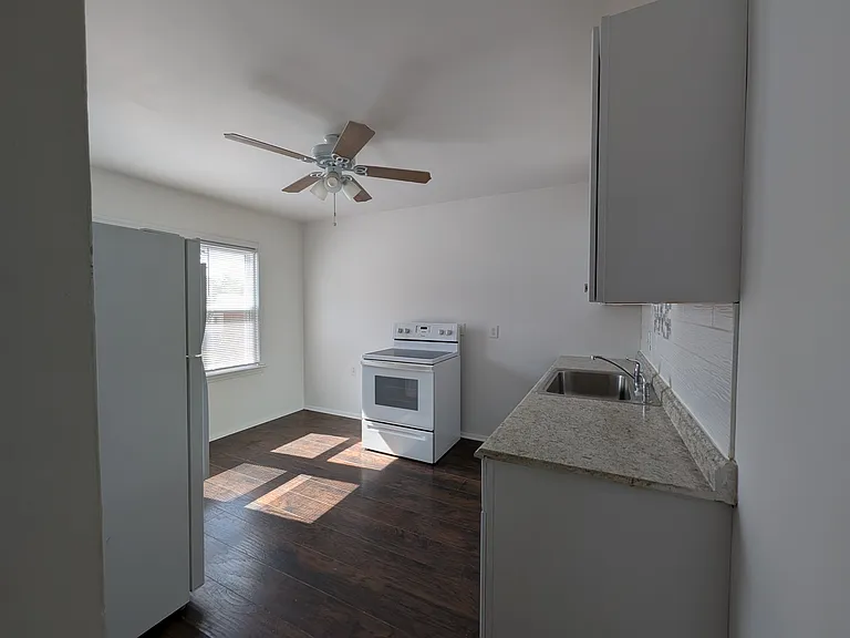5914 Gerald Ave — Photo 5