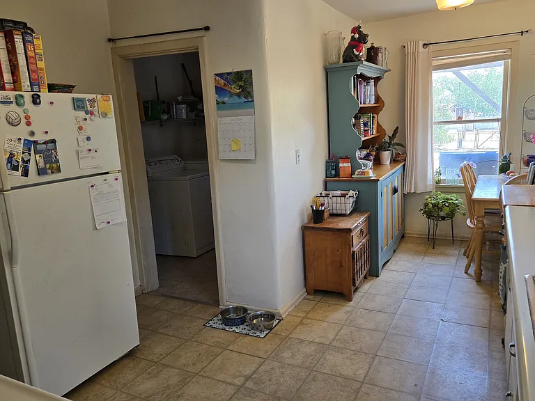 236 S Maple St — Photo 6