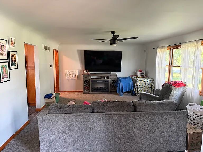 9150 Sheffield Ave — Photo 3