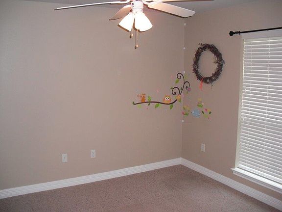 3rd image of 106 Labrador Ln