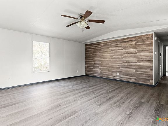 5th image of 210 Latham Cir