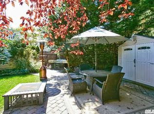 2 Gaddis Pl, Malverne, NY 11565