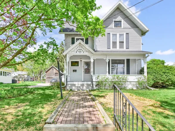 511 College STREET, Lake Mills, WI 53551
